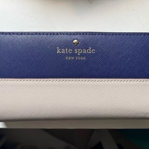 Kate Spade Bifold wallet♠️